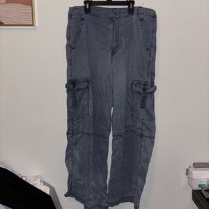 American Eagle Wide- Leg Cargo Pants. Navy blue